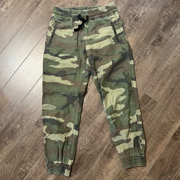 Aritzia Camo Alix Pant - Picture 2 of 12